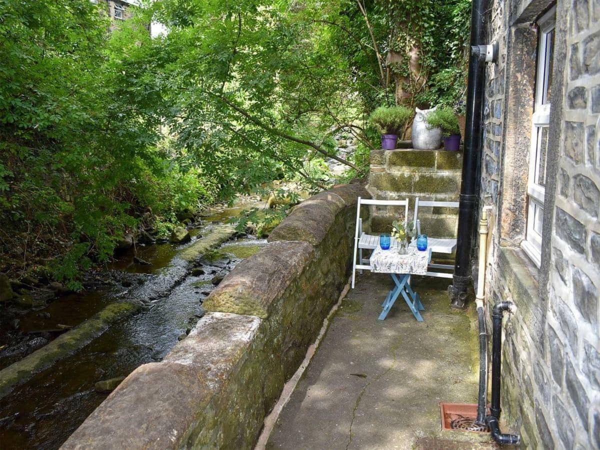 Beckside Cottage Silsden Exterior photo